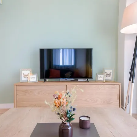 Sleek Flat 5 Min To Marina Apartment
