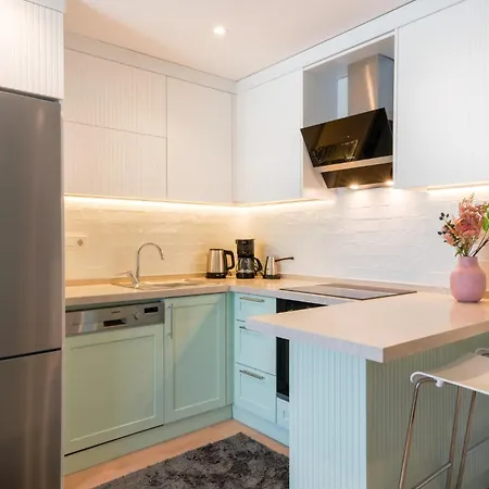 Sleek Flat 5 Min To Marina Cesme
